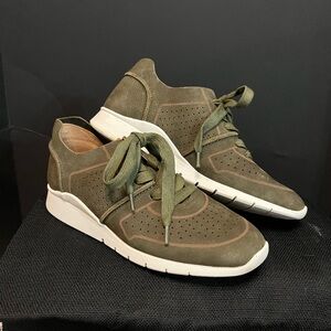 Kenneth Cole Gentle Souls women’s jogger tennis shoes size 9